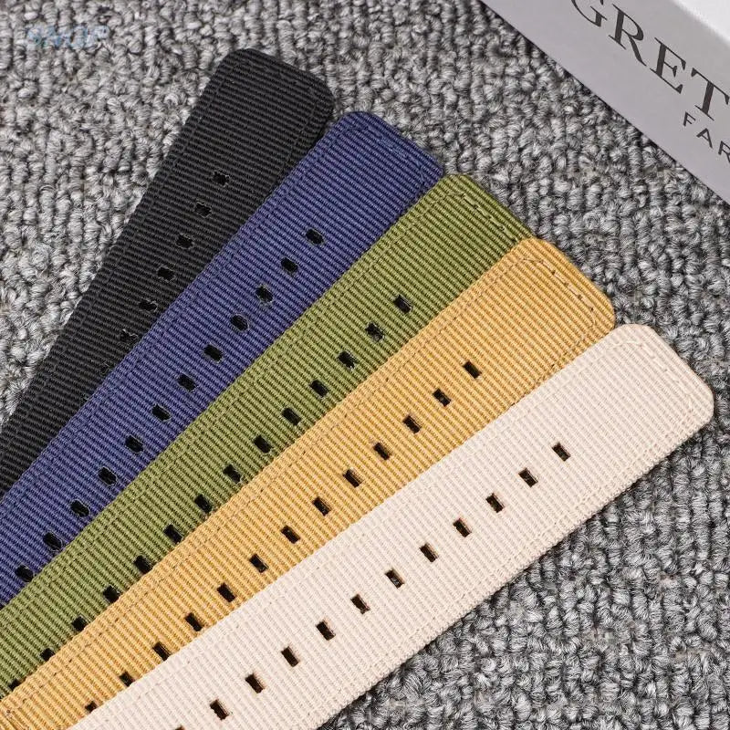 Nylon strap colors and adjustment holes for compatible Huawei watches
