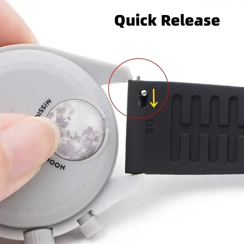 Silicone strap quick-release spring bar detail for Suunto – BandsCo Straps