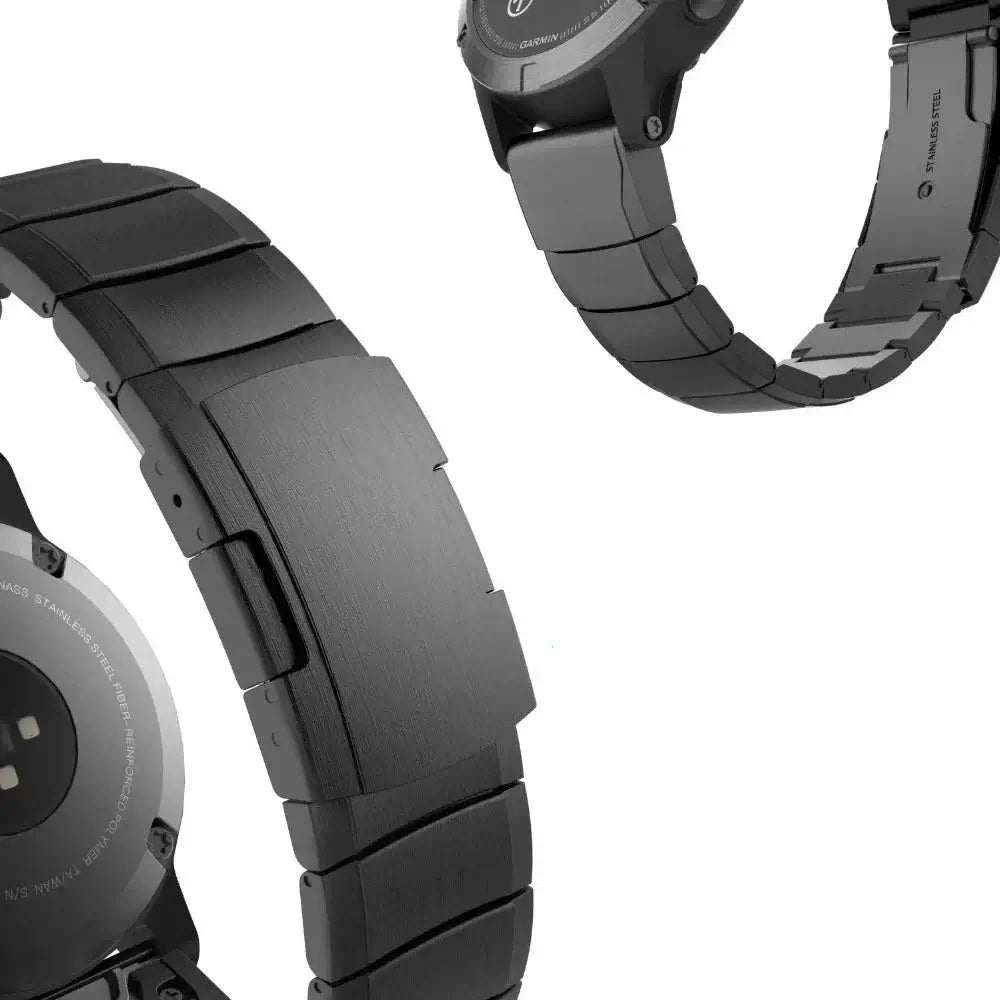 Garmin QuickFit Stainless Steel Flat-Link Band close-up of black bracelet links and clasp