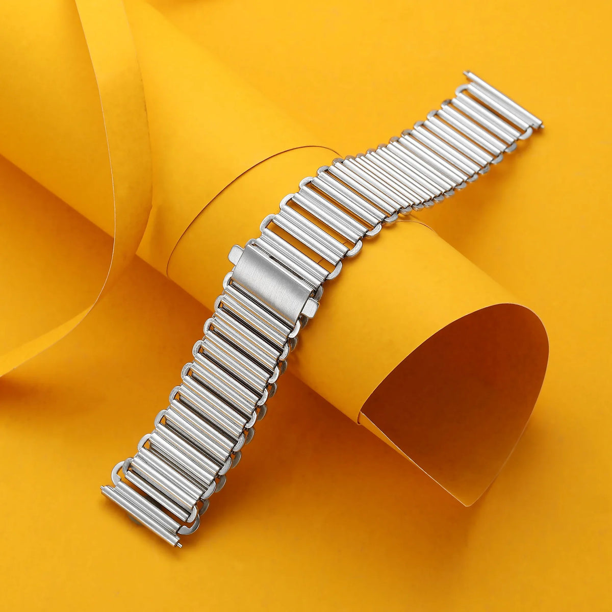 Garmin Vintage Ladder Link Steel Bracelet — links and clasp