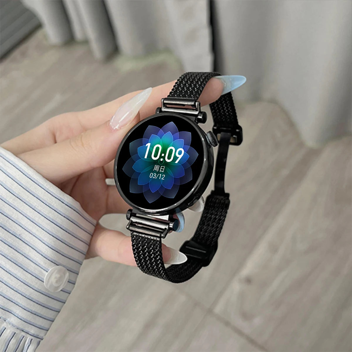 Slim Magnetic Metal Mesh Band in Black