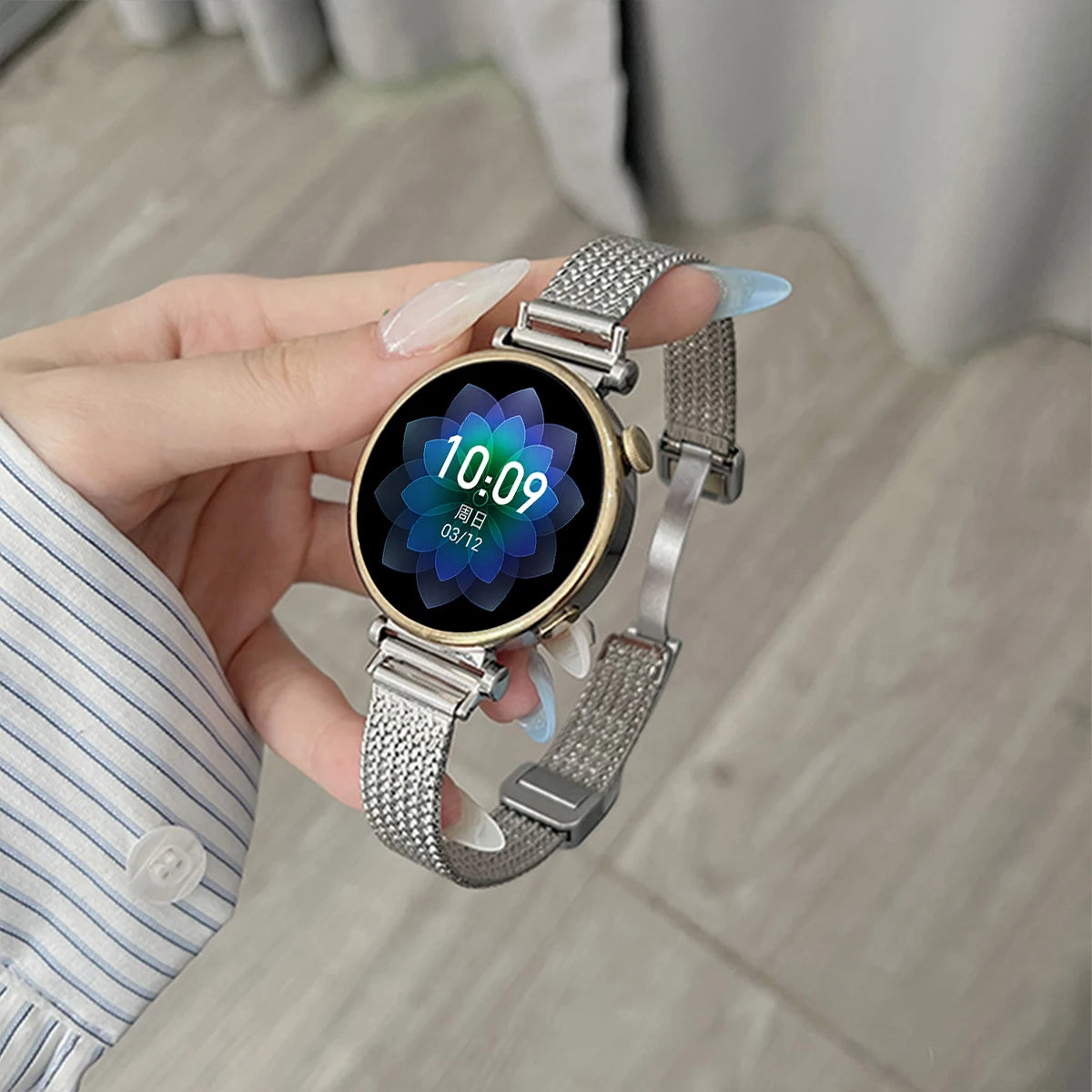 Slim Magnetic Metal Mesh Band in Silver