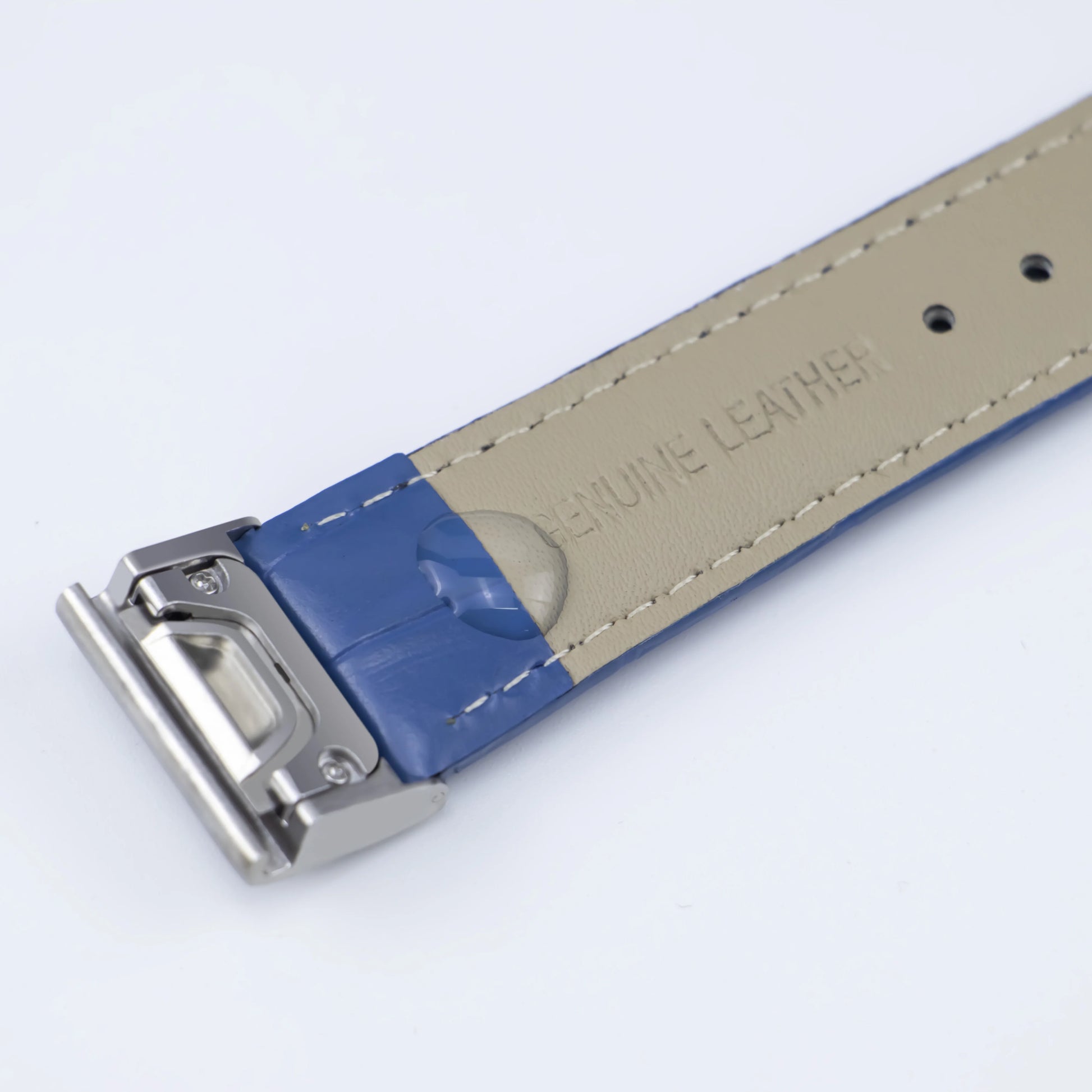 Garmin leather strap in blue and beige, featuring a durable genuine leather design for smartwatches as a premium replacement band.