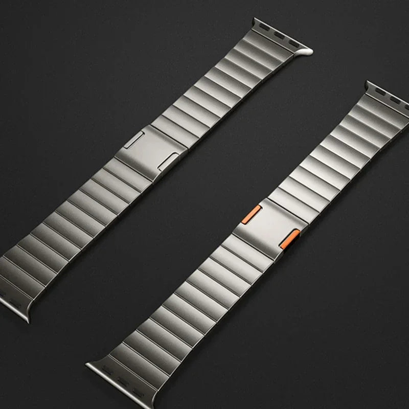 Apple Watch stainless steel band with magnetic buckle strap, featuring a sleek and durable design for everyday wear.