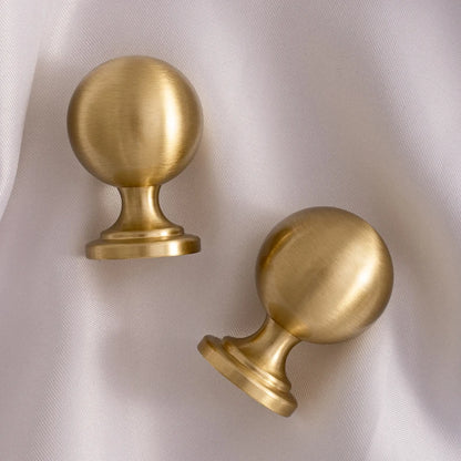 Classic ball solid brass cabinet knob in brushed brass