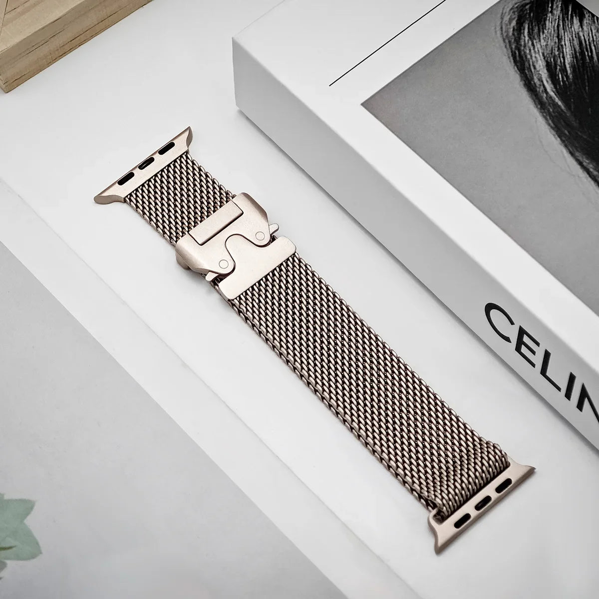 Fine-Mesh Apple Watch Band with Parachute-Style Clasp in Starlight