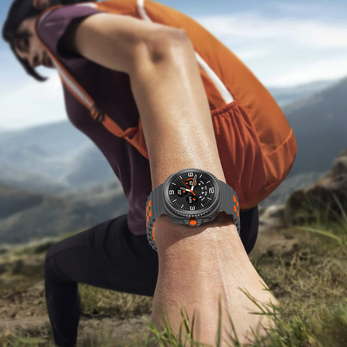 Perforated band worn outdoors for Samsung Galaxy Watch8, Watch8 Classic and Watch9